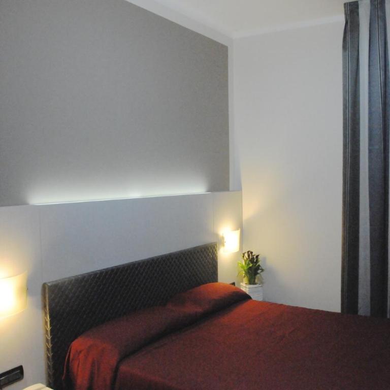 Hotel Villa Camilla - Doppelzimmer mit Balkon - 6