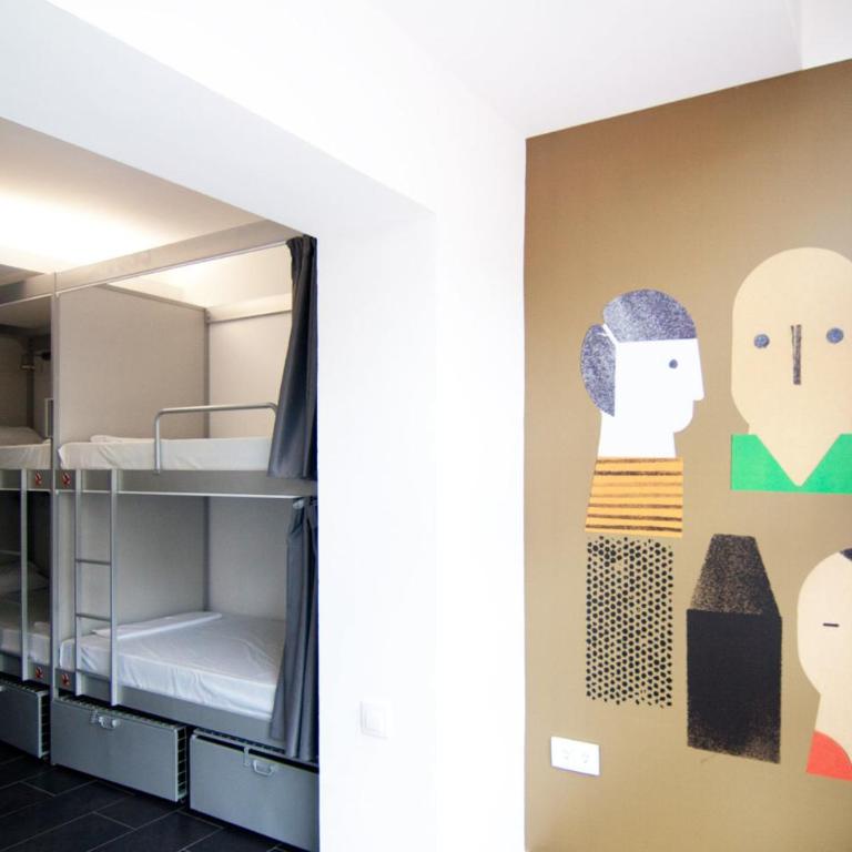 St Christopher's Inn Barcelona - Bed in 8-Bed Dormitory Room - 13