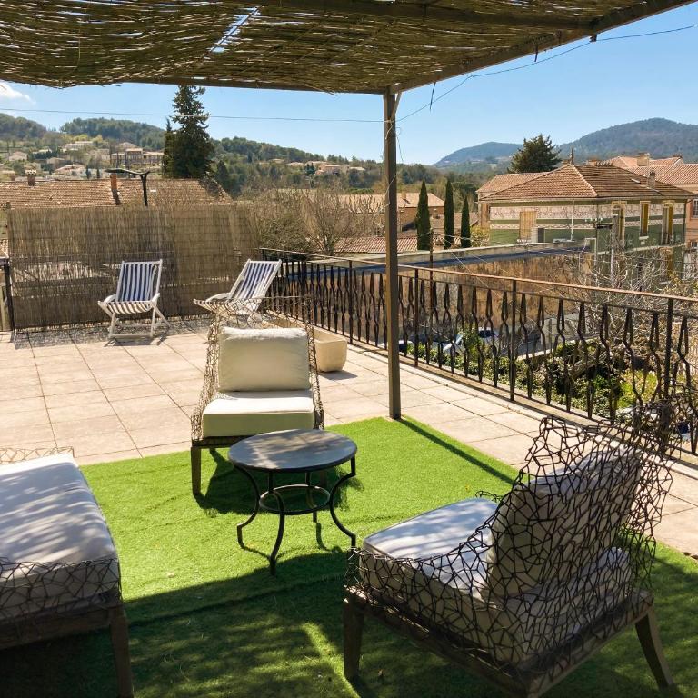 Appartement avec très grande terrasse privée plein sud et vue château - Appartement 2 Chambres - 15