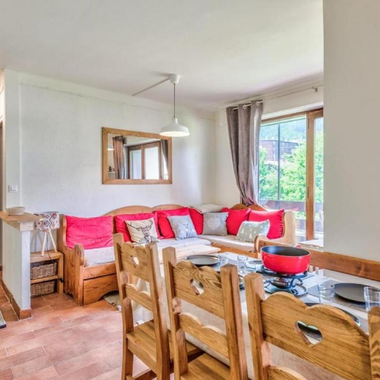 Appartement Cosy, au pied du Mont Blanc - Two-Bedroom Apartment with Mountain View - 8