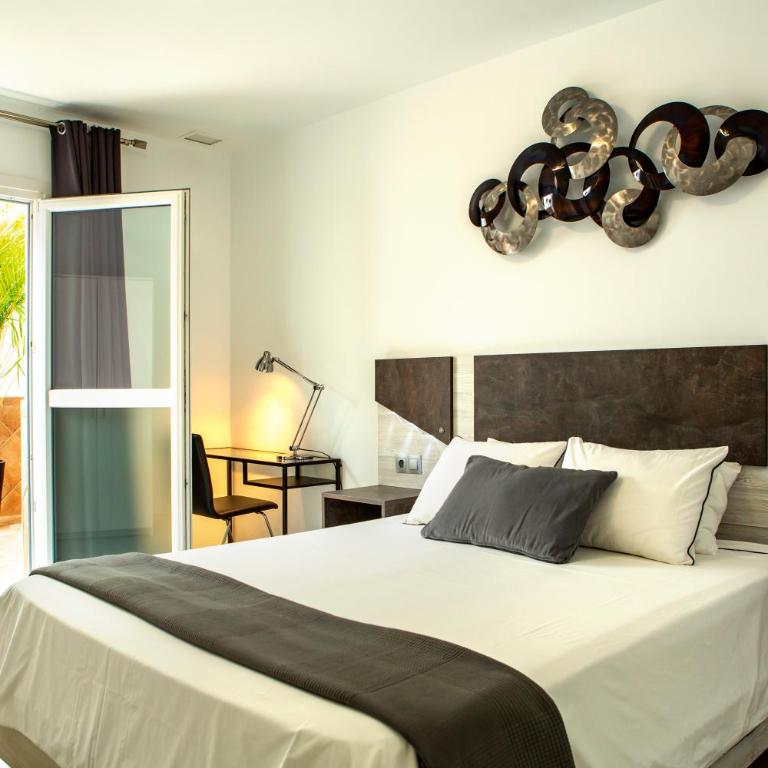 Apartamentos Aponiente - Apartamento de 3 dormitorios - 1