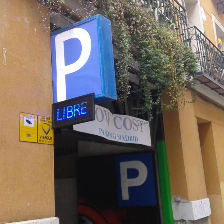 Exclusive quietness in the heart of Madrid with Public Parking, Breakfast, 2 bathrooms - Apartamento de 2 dormitorios - 32