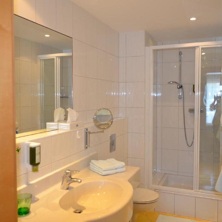 Hotel Christina - Ihr kleinstes 4* Hotel am Achensee - Standard Doppelzimmer - 4