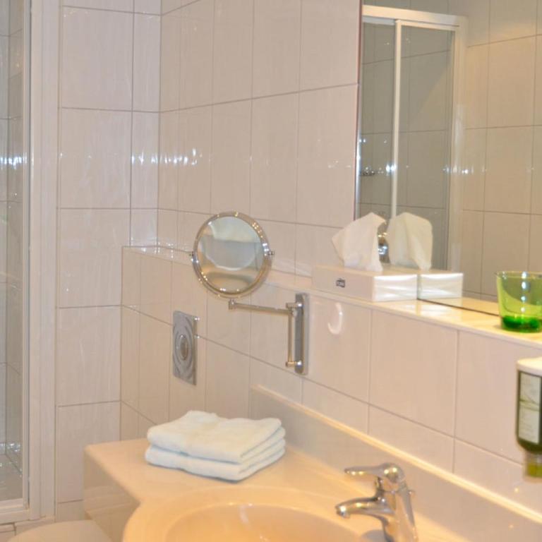 Hotel Christina - Ihr kleinstes 4* Hotel am Achensee - Standard Doppelzimmer - 3