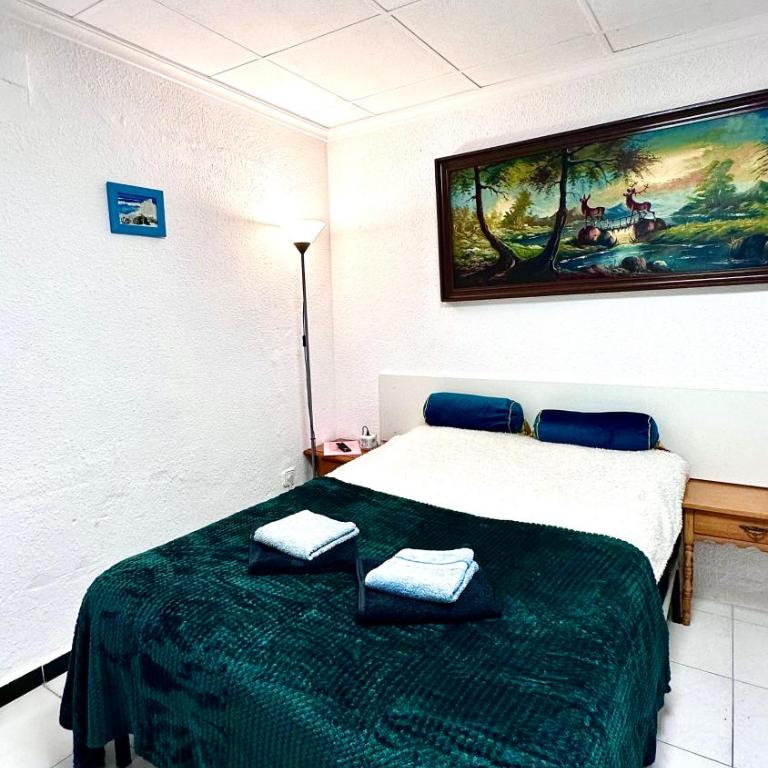 Las habitaciones en Alicante - Quadruple Room with Private Bathroom - 1