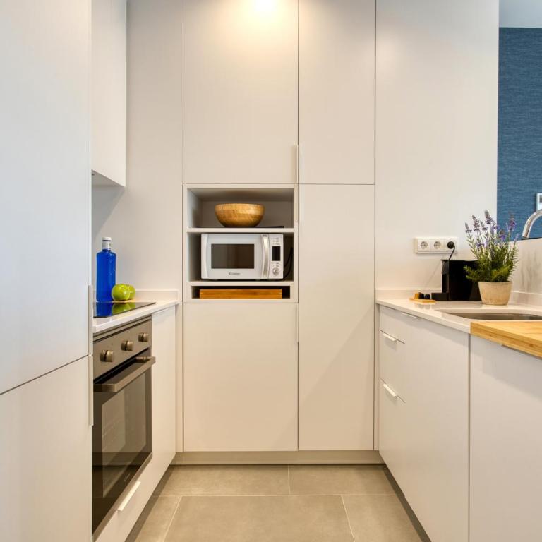 Calm Apartments - Two-Bedroom Deluxe Apartment - 6