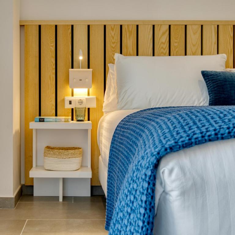 Calm Apartments - Two-Bedroom Deluxe Apartment - 10