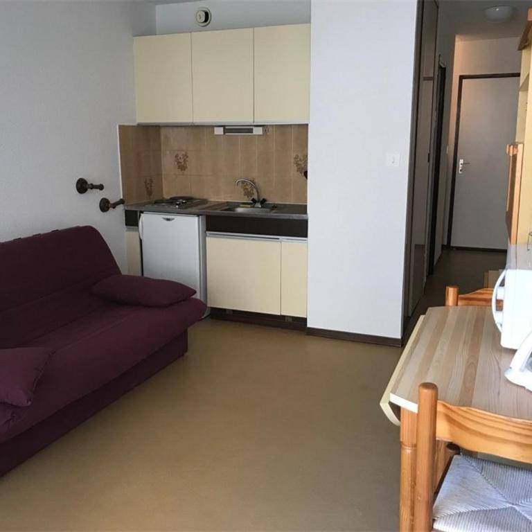 Studio cabine avec piscine, plage à 50m, parking privé, commerces à 400m - FR-1-81-339 - Studio - 2