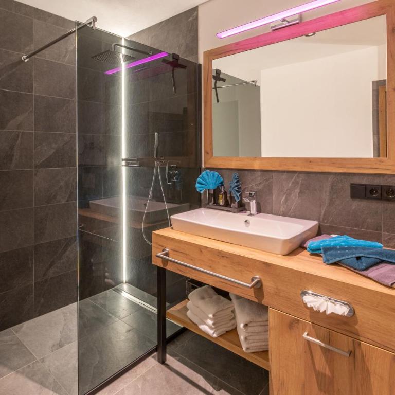 FOR MOMENTS Apartments & Spa - Apartment mit Terrasse - 5