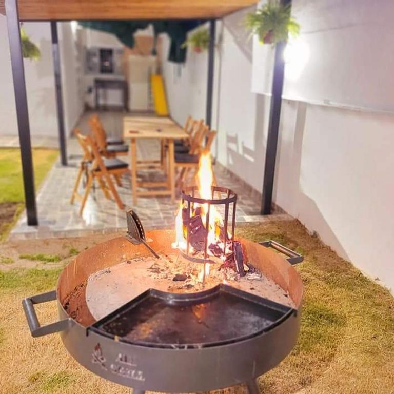Casa Roque Funes, ubicado en Cerro de las Rosas Córdoba, Ofrece, Asador, Pileta, Cercanias, Estadio Kempes, aeropuerto Ambrosio Taravella, Orfeo Superdomo, Sanatorio Allende, Casa con 2 departamentos individuales y áreas comunes - Casa con 1 dormitorio - 26