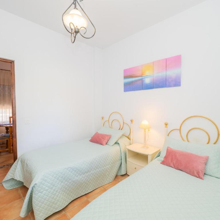 Cubo's Casa María los Javieles - Three-Bedroom House - 38