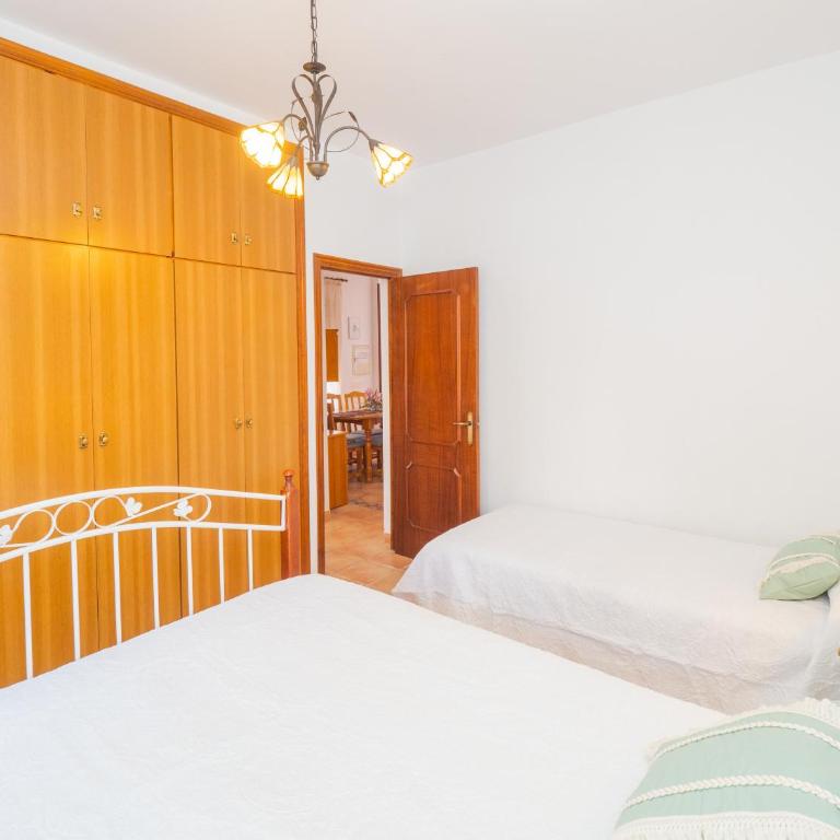 Cubo's Casa María los Javieles - Three-Bedroom House - 36