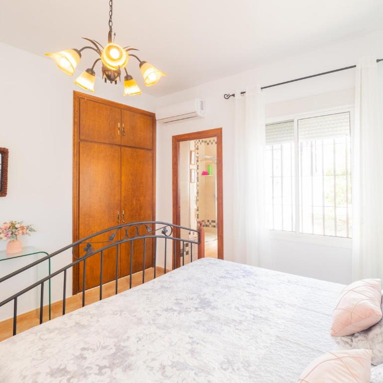 Cubo's Casa María los Javieles - Three-Bedroom House - 31