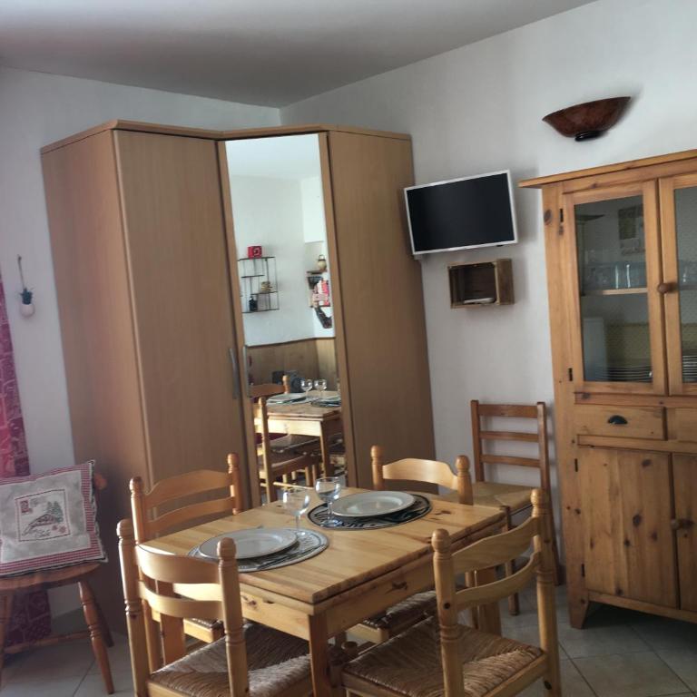 STUDIO SUR PISTES direct face rassemblement écoles de skis classé 3 Etoiles 4 Couchages COSY - Apartment mit 2 Schlafzimmern - 3