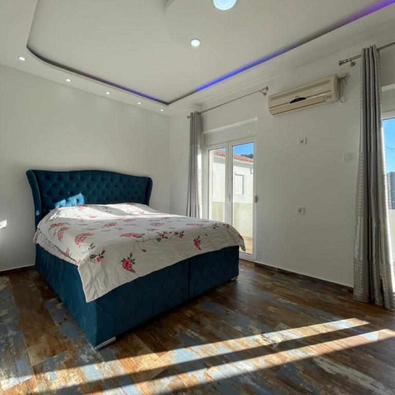 Apartmani centar ulcinj - Deluks Dvokrevetna Soba s Bračnim Krevetom (2 odrasle osobe + 1 dete) - 3