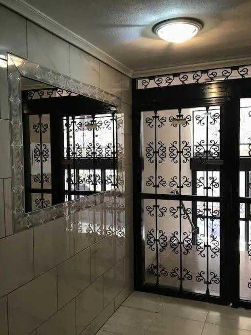 Stylish 1-Bed Apt, Walk to Beach & Amenities - One-Bedroom Apartment - 24