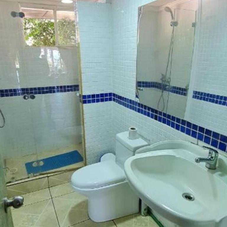 Hostal Macal - Double Room with Shared Bathroom - 1