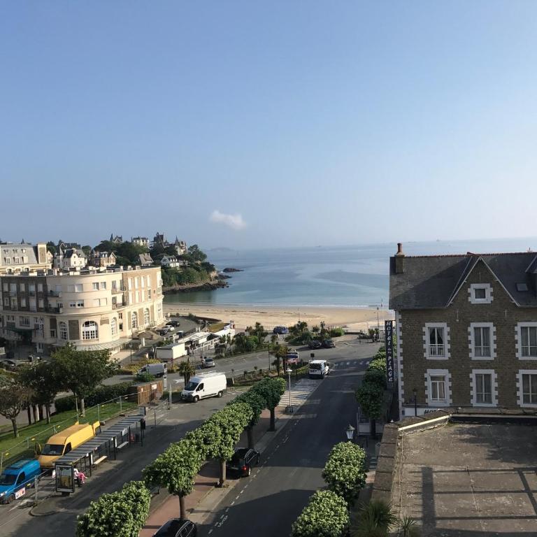 appartement Dinard hyper centre plage de l'Ecluse - Two-Bedroom Apartment - 1