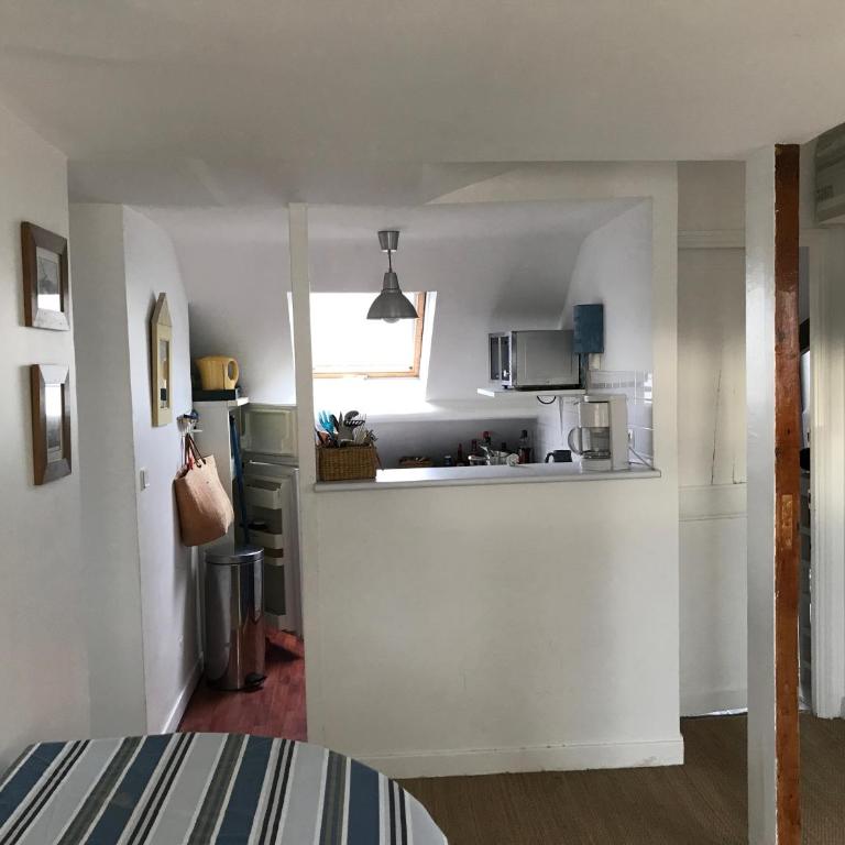 appartement Dinard hyper centre plage de l'Ecluse - Two-Bedroom Apartment - 4