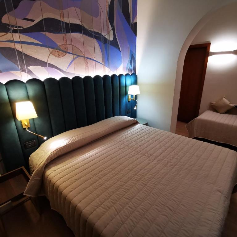 Hotel Balcony - Triple Room - 1