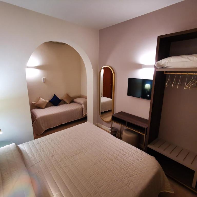 Hotel Balcony - Triple Room - 2