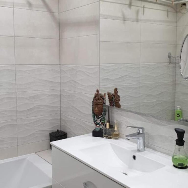 Apt quiet and bright with large terrace - Appartement - 9