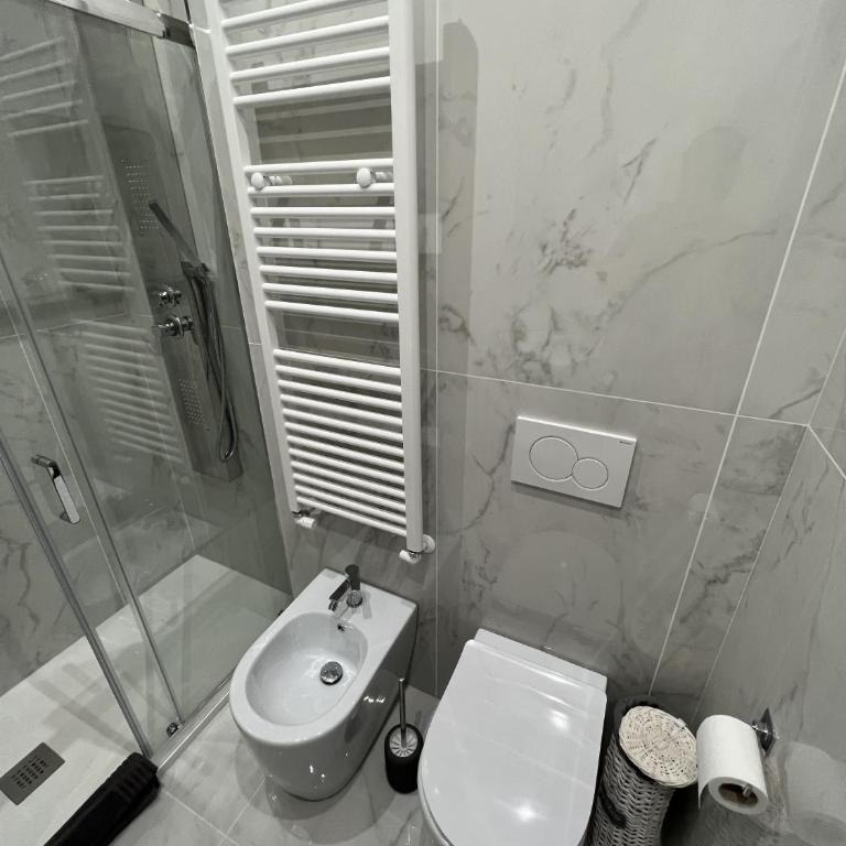EMI's Guest House - Triple Room - 9
