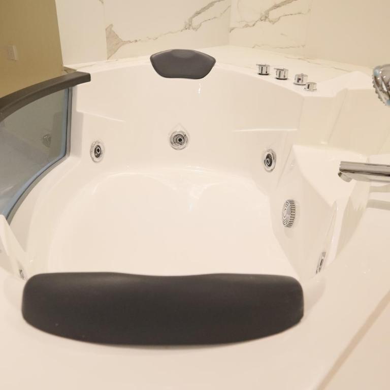 Hotel Sada - Deluxe Suite with Spa Bath - 7