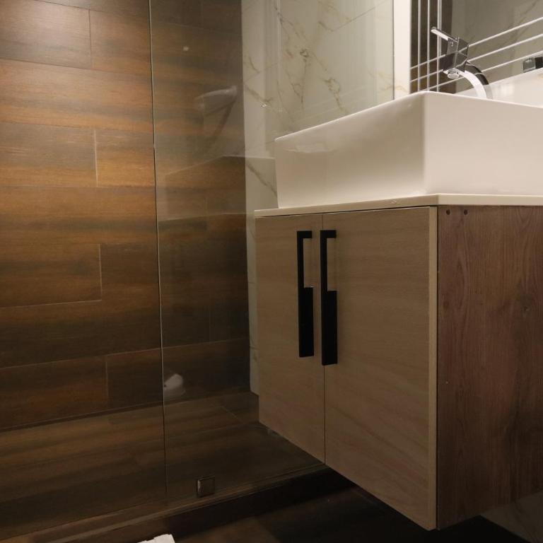 Hotel Sada - Deluxe Suite with Spa Bath - 10