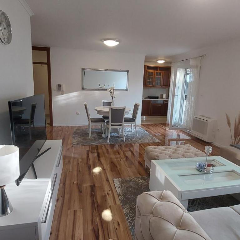 Sweet House - Two-Bedroom Apartment - 7