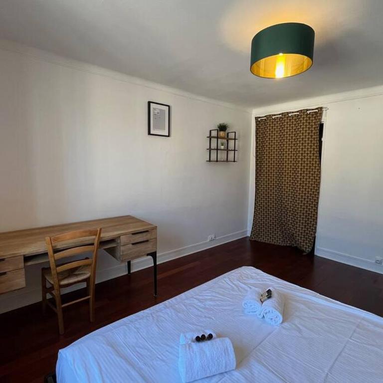 Okda YourHostHelper - Three-Bedroom Apartment - 9