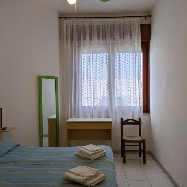 Albergo casa del turista - Ampia Camera Matrimoniale - 1