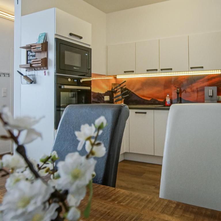 AusZeit Steiraland 8 mit überdachten Balkon und Parkplatz - Apartment mit 1 Schlafzimmer - 2