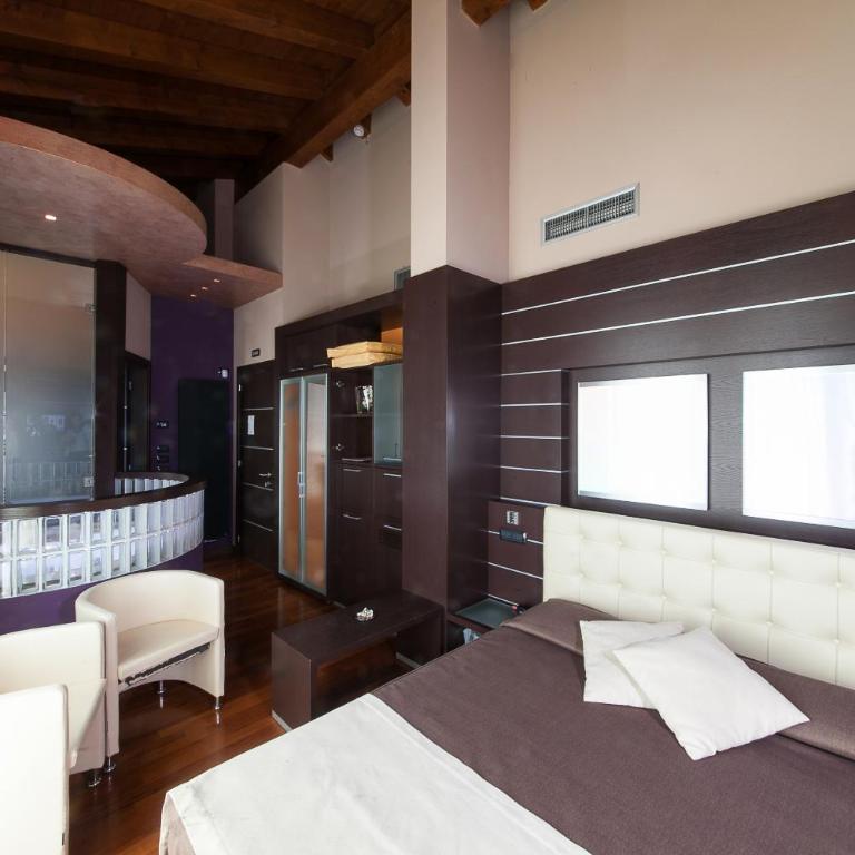 Hotel Aurora - Suite con Vista Lago e Vasca Idromassaggio - 2