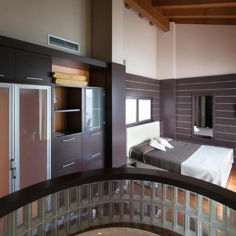 Hotel Aurora - Suite con Vista Lago e Vasca Idromassaggio - 4