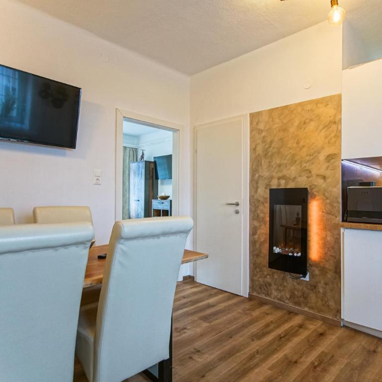 AusZeit Steiraland 3 mit überdachter Terasse privatem Garten und gratis Parkplatz - Appartamento con 1 Camera da Letto - 2