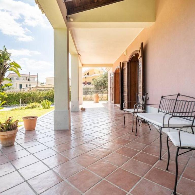 {Villa Jacuzzi Privata}sul mare di Fontane Bianche - Villa con vistas al jardín - 6