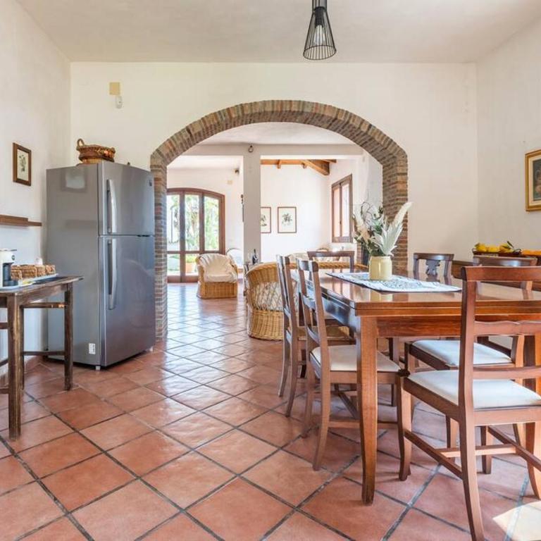 {Villa Jacuzzi Privata}sul mare di Fontane Bianche - Villa con vistas al jardín - 21