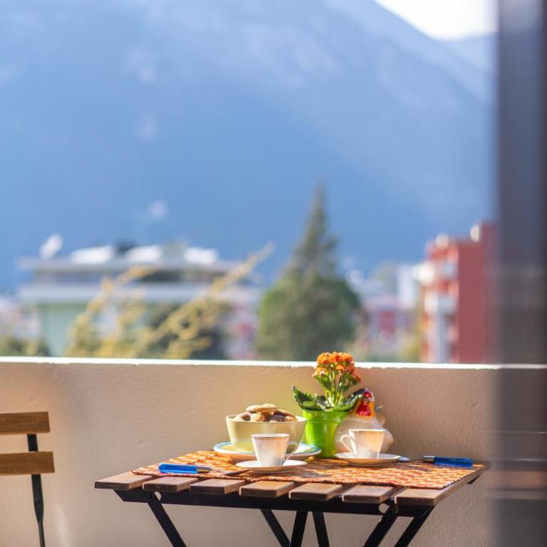 Entire flat, 1 minute walk from lake of Garda - Appartamento con 2 Camere da Letto - 50