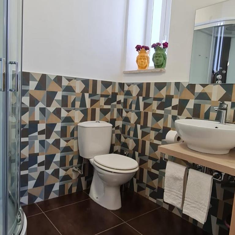 Europa 41 - Double Room with Private Bathroom - 7