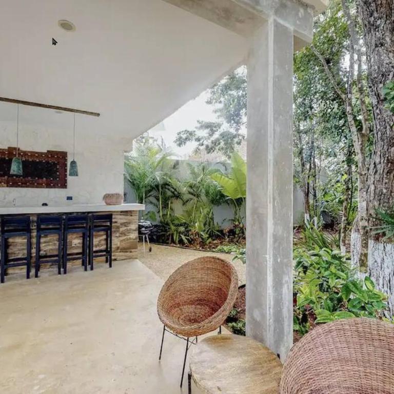 Contemporary poolside Condo, Wi-Fi - Paraiso Kaanal 101 - Apartamento de 2 dormitorios - 23