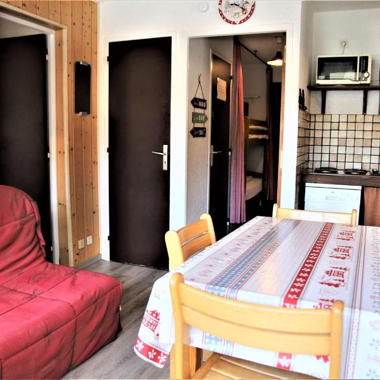 Appartement lumineux 2 pièces cabine, balcon, au pied des pistes - 4 couchages - Auris en Oisans - FR-1-297-75 - Apartment (4 Erwachsene) - 1