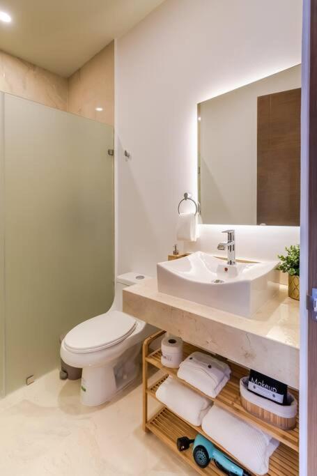 Luxury Condo, 2BR, Fast Internet, Condo Akul - Two-Bedroom Apartment - 22