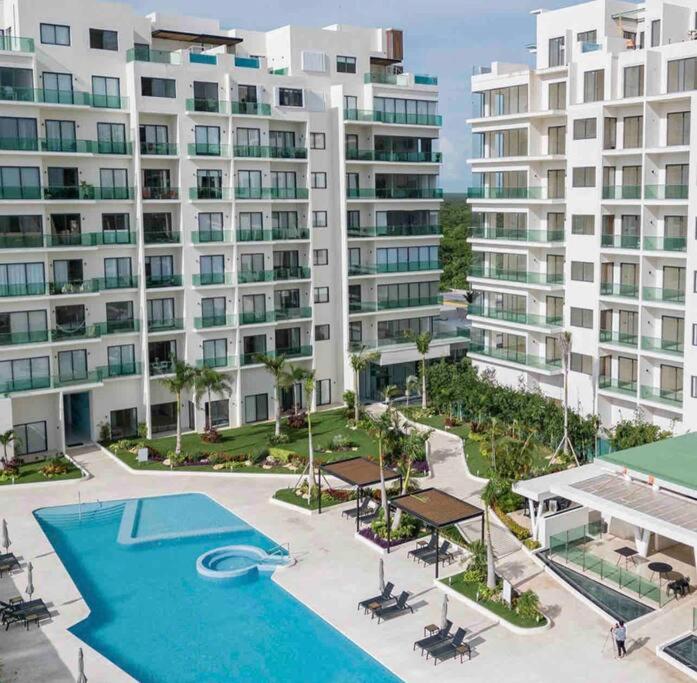 Luxury Condo, 2BR, Fast Internet, Condo Akul - Two-Bedroom Apartment - 26