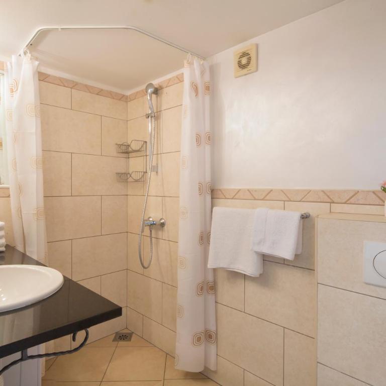 Spa Resort Bečići - Apartman sa Pogledom na Bazen - 38