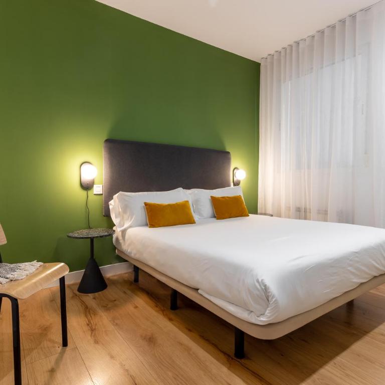 Aspasios Calle Mayor Apartments - Three-Bedroom Apartment - 13
