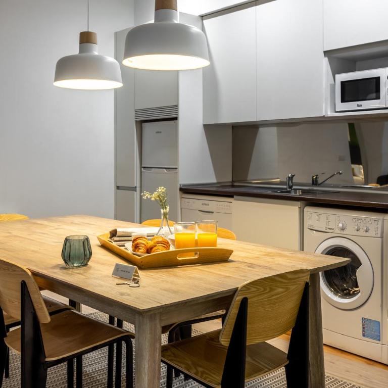 Aspasios Calle Mayor Apartments - Three-Bedroom Apartment - 7