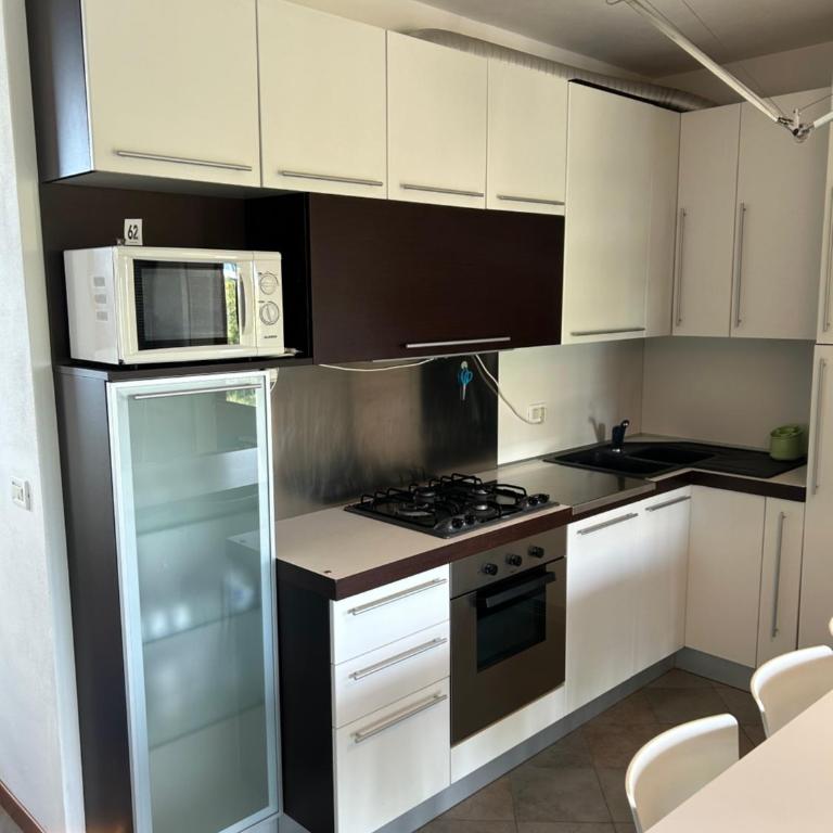 Appartamento in centro con vista - parcheggio gratuito e Wi-Fi - Appartamento con 2 Camere da Letto - 8