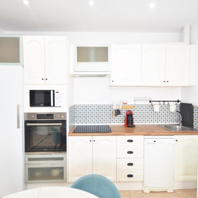 Apartamentos ALAZUL JRJ - Apartamento de 3 dormitorios con balcón - 11