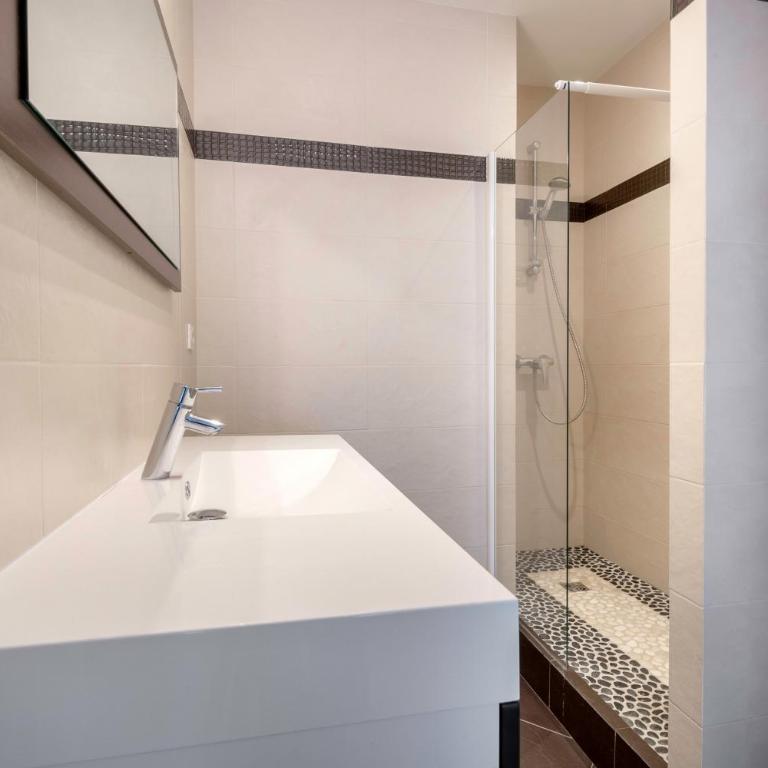 Appart 4 adultes 2 enfants - Accès plage direct - Apartment - 17